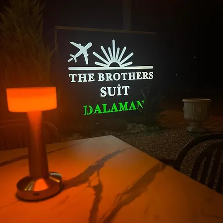 ホテル The Brothers 2*